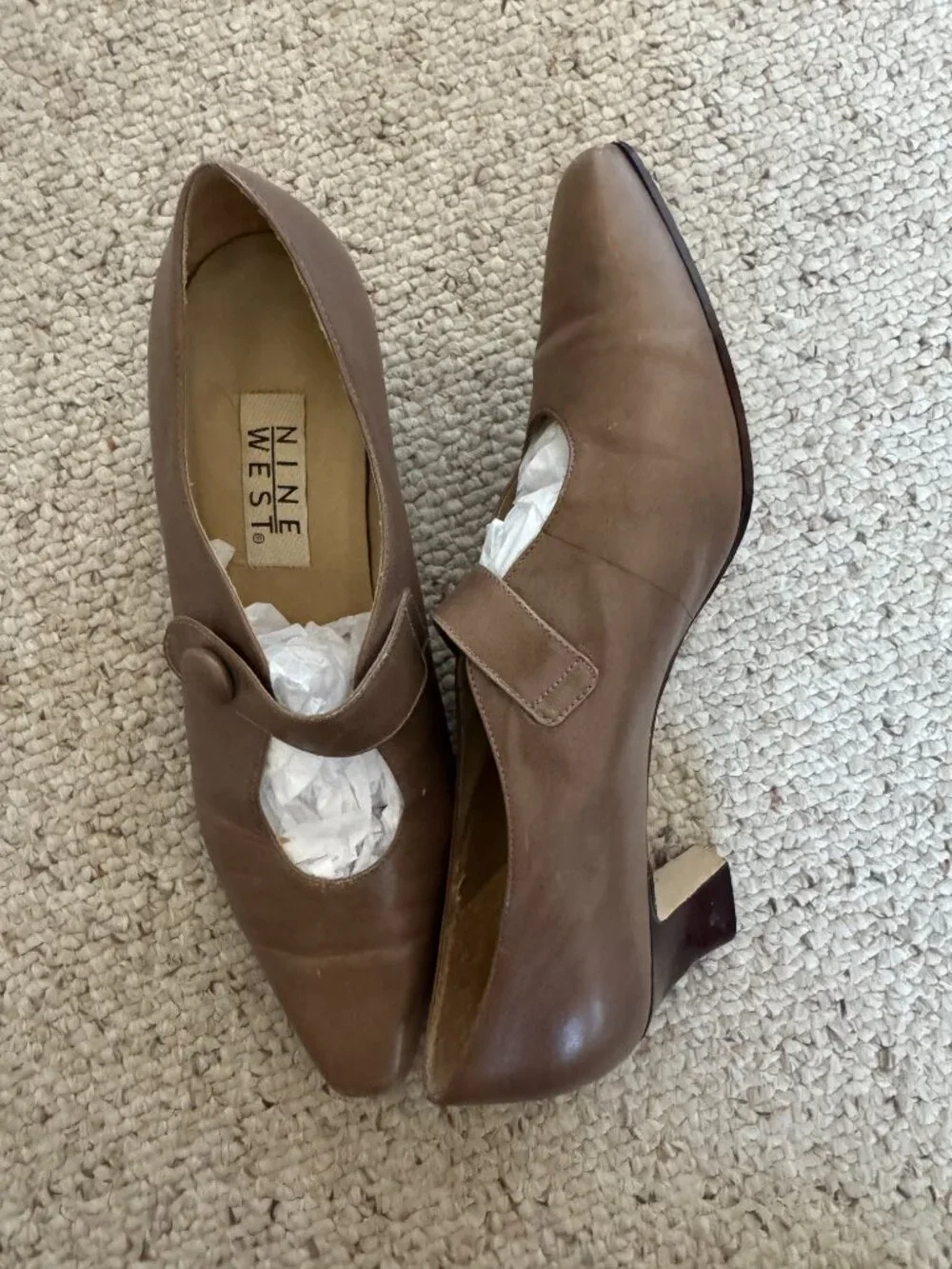 Nine West Taupe Leather Mary Jane pumps Sz 9.5